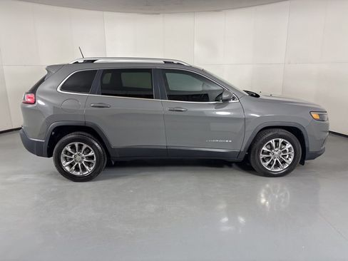 Used 2021 Jeep Cherokee Latitude Lux w/ Comfort/Convenience Group FWD image 9