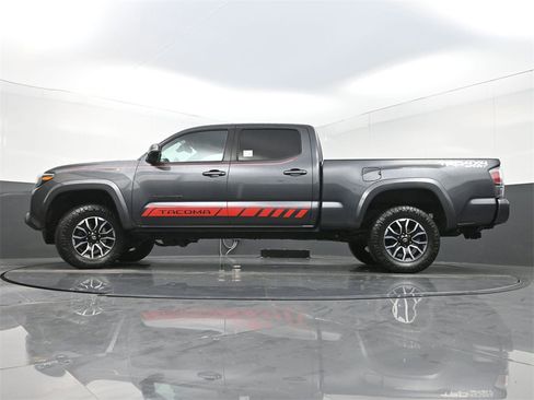 Used 2022 Toyota Tacoma TRD Sport image 29
