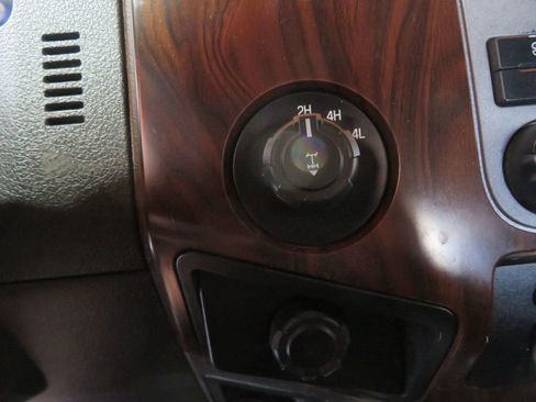 Used 2012 Ford F350 Lariat w/ Chrome Pkg image 41