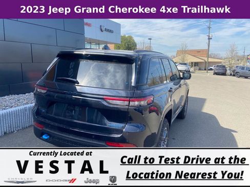 New 2023 Jeep Grand Cherokee Trailhawk w/ Advanced Protech Group II image 12