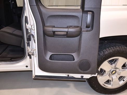 Used 2011 Chevrolet Silverado 1500 LT w/ All-Star Edition AWD/4WD image 12