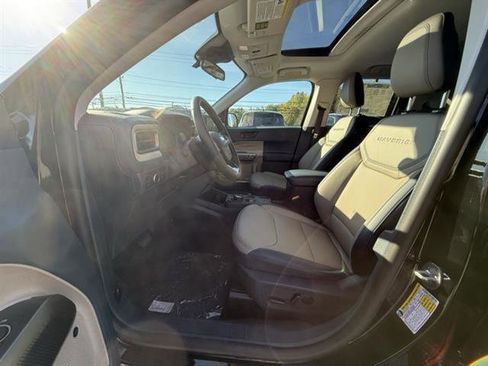 New 2025 Ford Maverick Lariat image 12