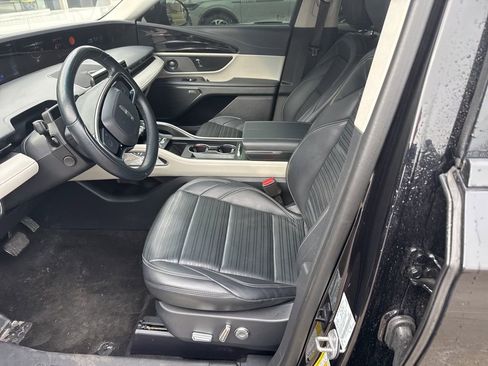 Used 2024 Lincoln Nautilus Reserve w/ Equipment Group 202A image 9