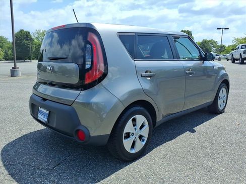Used 2016 Kia Soul w/ Convenience Package FWD image 4