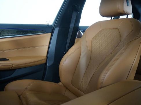 Certified 2023 BMW 530e w/ Executive Package image 28