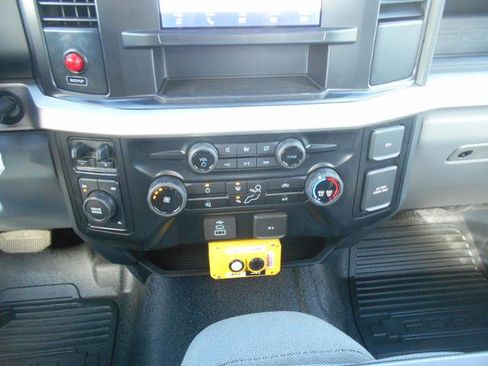 Used 2024 Ford F550 4x4 Regular Cab Super Duty image 18