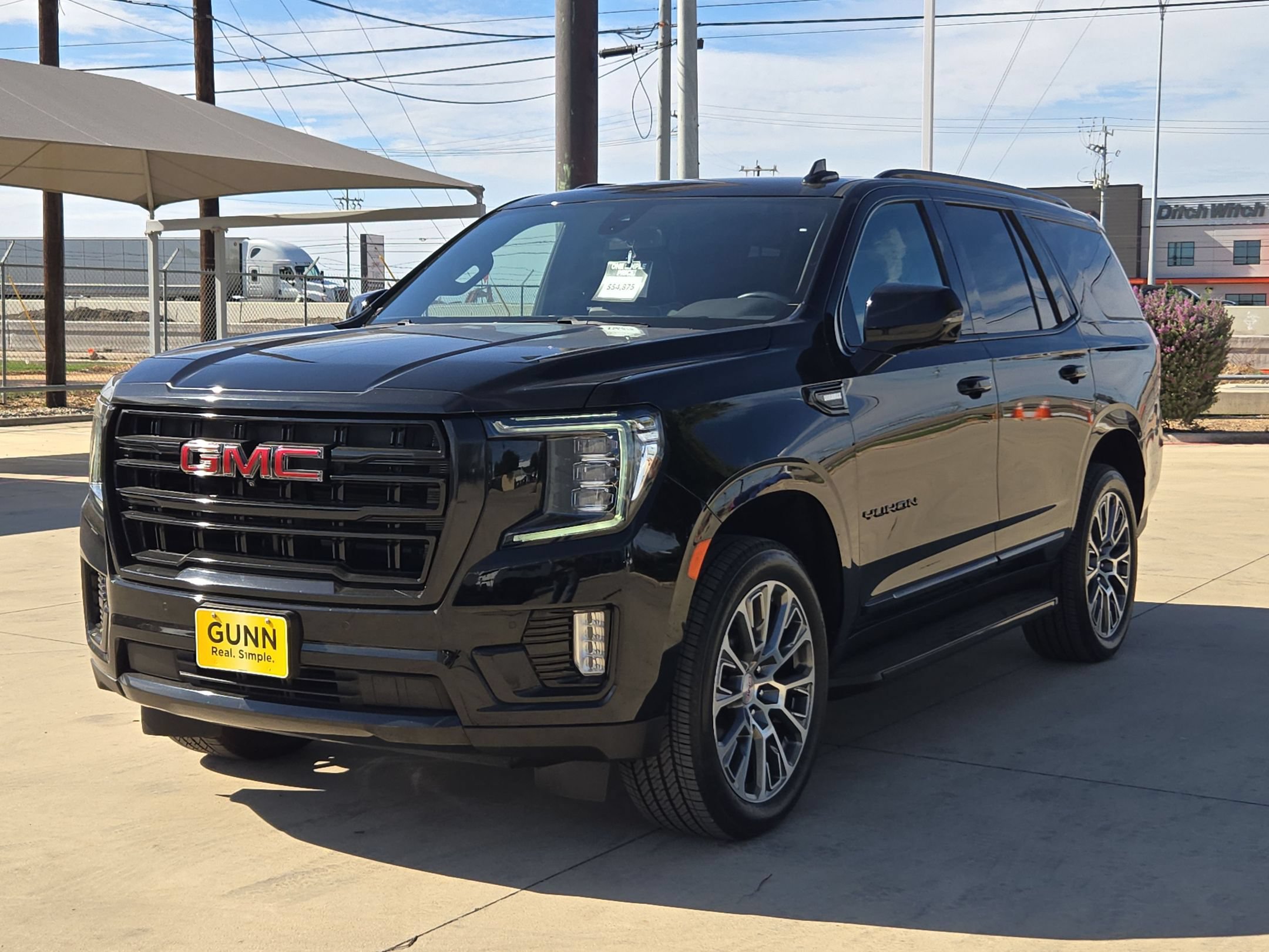 Certified 2022 GMC Yukon SLT w/ SLT Luxury Package AWD/4WD image 7