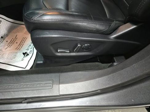 Used 2016 Ford Explorer XLT w/ Equipment Group 202A FWD image 15