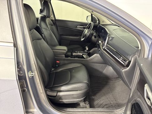 Used 2023 Kia Sportage EX FWD image 6