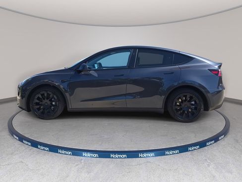 Used 2025 Tesla Model Y Long Range image 9