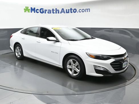 Used 2024 Chevrolet Malibu LT image 2