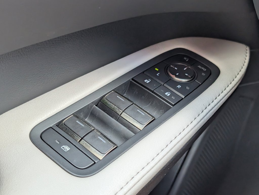 Used 2025 Lexus RX 350 Premium Plus w/ Accessory Package (Z1) FWD image 16