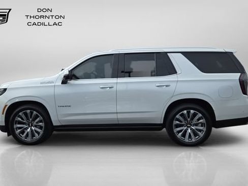 Used 2025 Chevrolet Tahoe High Country AWD/4WD image 2