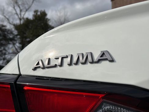 Used 2025 Nissan Altima 2.5 SV image 18