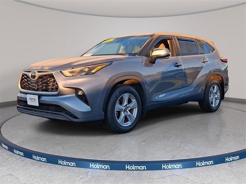 Certified 2022 Toyota Highlander LE image 1