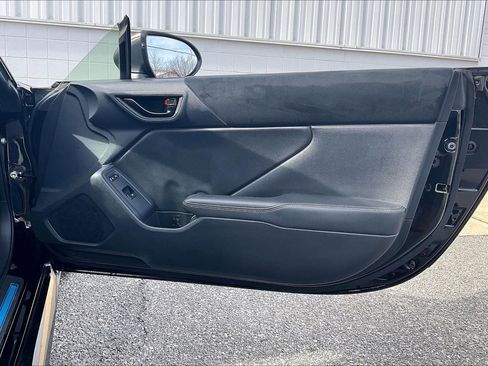 Used 2023 Toyota GR86 Premium w/ ALL Weather Mat Package (TMS) image 28