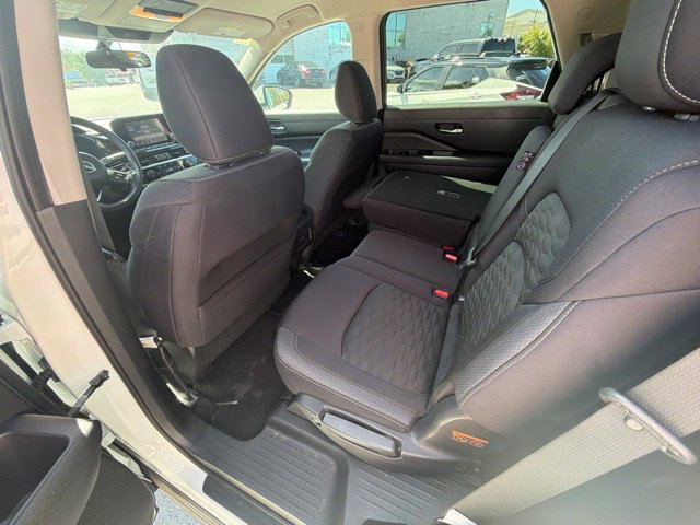 Used 2022 Nissan Pathfinder SV FWD image 16