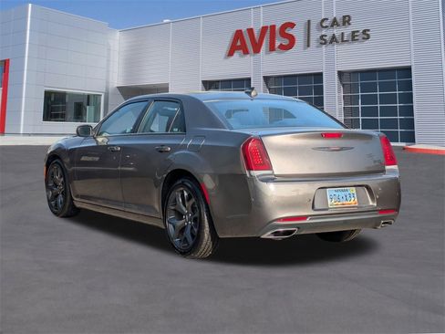 Used 2023 Chrysler 300 S image 9