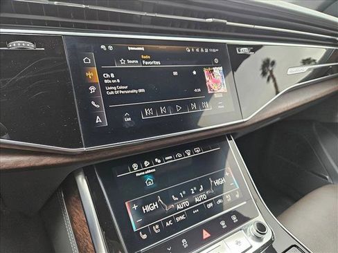 Used 2024 Audi Q8 Prestige w/ Prestige Package image 12