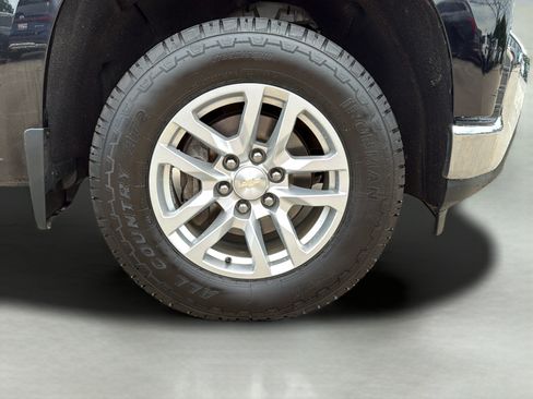 Used 2021 Chevrolet Silverado 1500 LT AWD/4WD image 9
