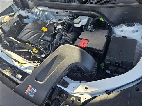 Used 2025 Chevrolet Trax LT image 22