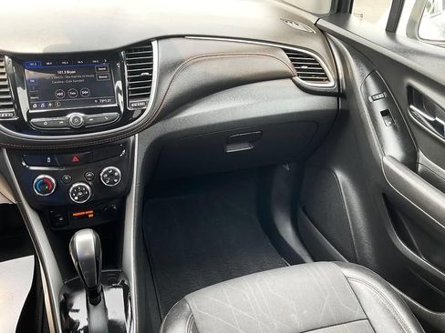 Used 2020 Chevrolet Trax LT w/ LT Convenience Package AWD/4WD image 5