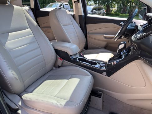 Used 2014 Ford Escape Titanium w/ Equipment Group 401A AWD/4WD image 19
