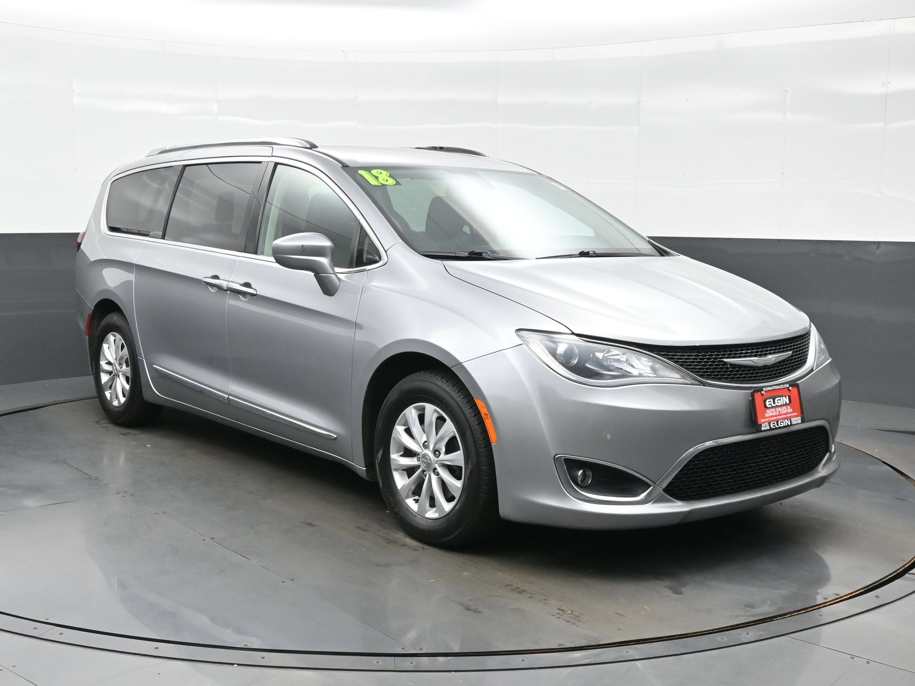 Used 2018 Chrysler Pacifica Touring-L Plus FWD image 8