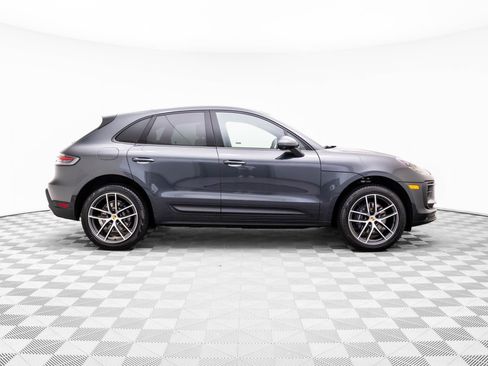 Certified 2025 Porsche Macan image 7
