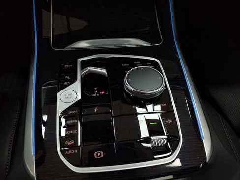 New 2026 BMW X5 xDrive50e w/ M Sport Package image 15