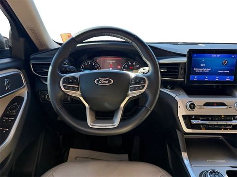 Used 2020 Ford Explorer XLT w/ Equipment Group 202A image 12