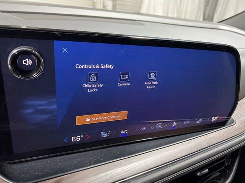 Used 2025 Chevrolet Tahoe LT image 33