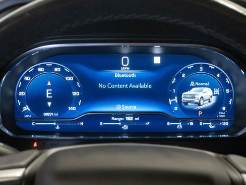 Used 2023 Chevrolet Suburban Premier image 14