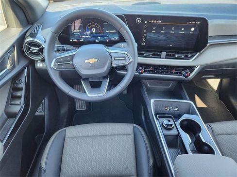New 2026 Chevrolet Equinox LT w/ Convenience Package II image 18
