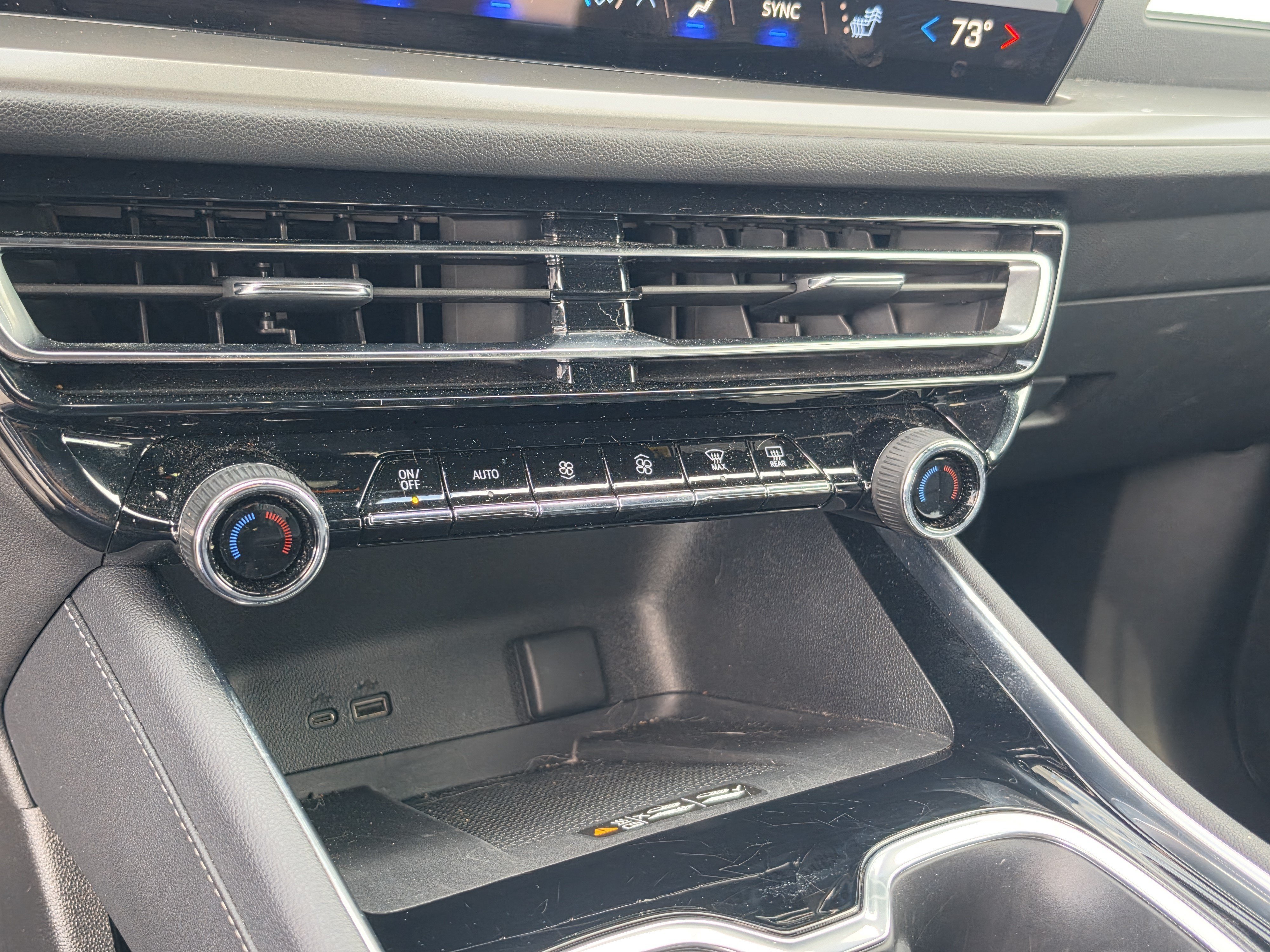 Certified 2025 Chevrolet Traverse LT FWD image 28