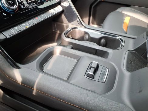 Used 2025 GMC Sierra 2500 AT4 w/ Technology Package image 15