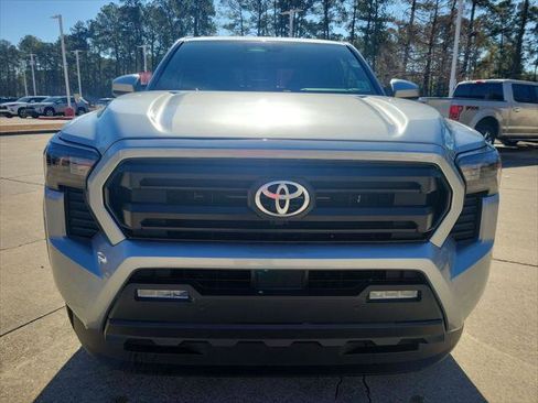 Certified 2025 Toyota Tacoma SR5 image 10