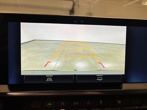 Used 2023 Chevrolet Silverado 1500 LT image 42