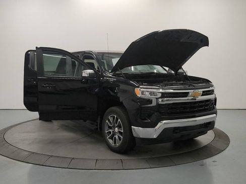 Used 2025 Chevrolet Silverado 1500 LT AWD/4WD image 11