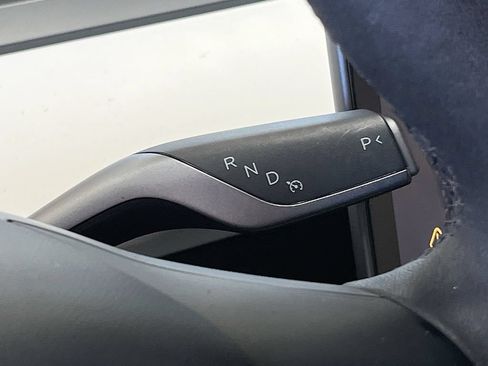 Used 2024 Tesla Model Y Long Range AWD/4WD image 16