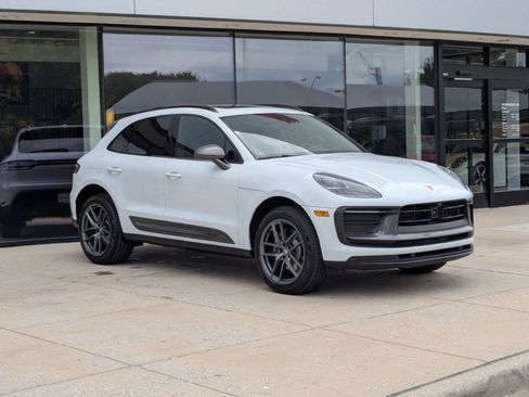 New 2026 Porsche Macan image 7