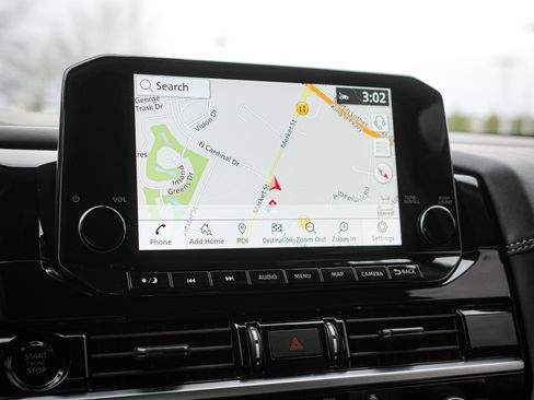 Used 2025 Nissan Pathfinder Platinum image 25