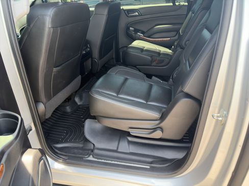 Used 2020 Chevrolet Suburban Premier RWD image 25
