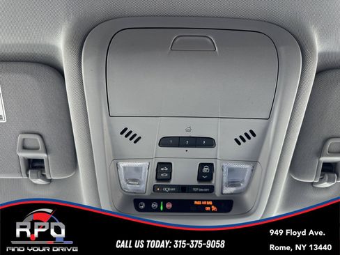 Used 2021 GMC Terrain SLT w/ Infotainment Package II AWD/4WD image 31
