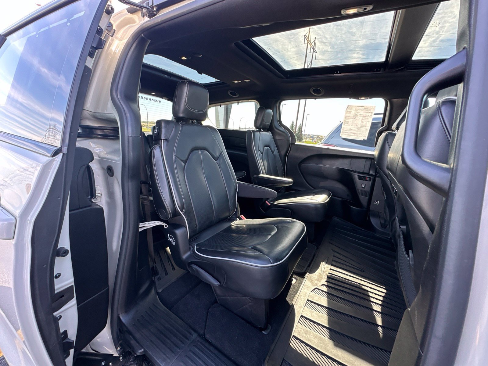 Used 2019 Chrysler Pacifica Limited FWD image 38