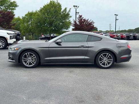 Used 2017 Ford Mustang Coupe RWD image 6