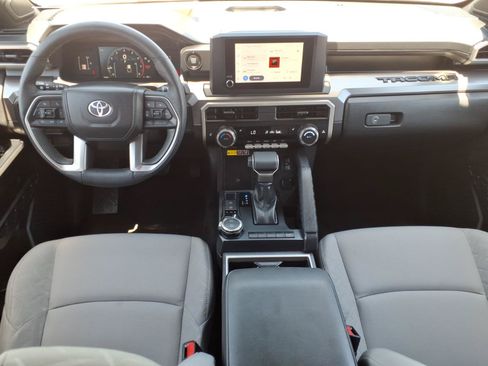 Certified 2025 Toyota Tacoma SR5 AWD/4WD image 11