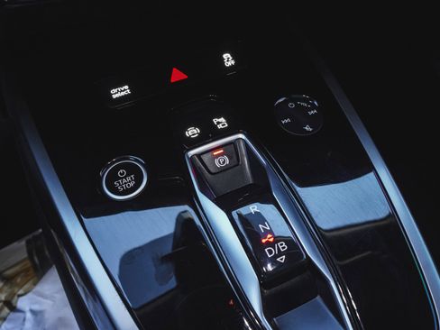 Used 2022 Audi Q4 e-tron Premium Plus image 29