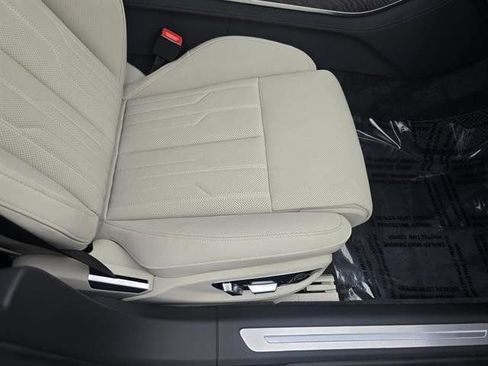 New 2025 Audi A8 L 3.0T image 17