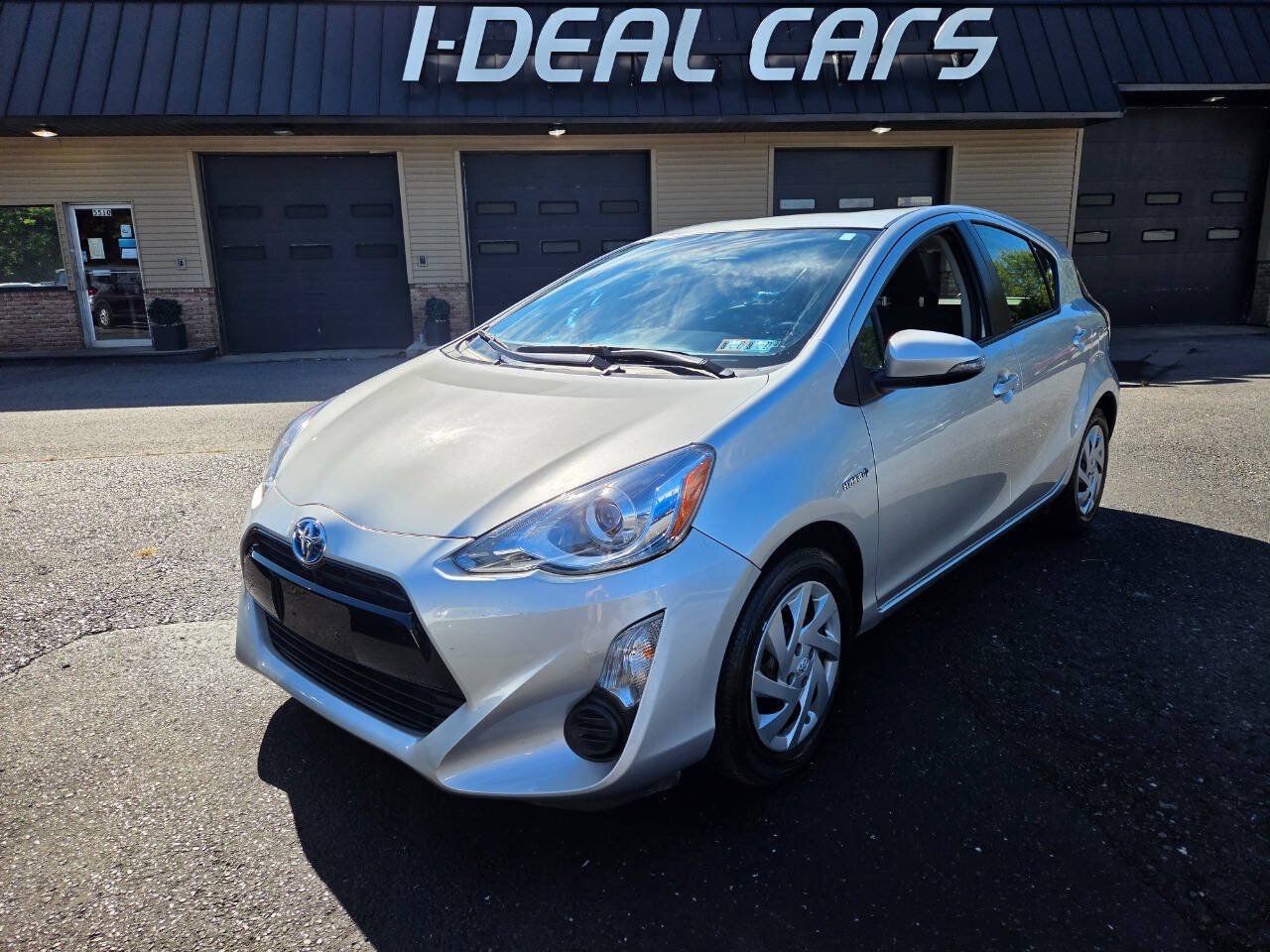 Used 2015 Toyota Prius C Two FWD image 1
